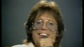 Cliff Richard – The Only Way Out (Studio, TOTP)