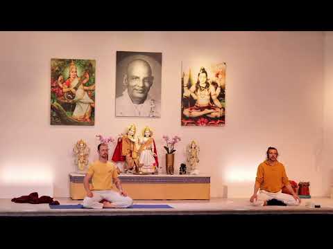 Yogastunde fortgeschrittene Mittelstufe mit Felix - Yoga Vidya Live,  03.04.2022, 16:30 Uhr