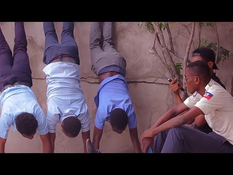 Komandan Kenbe Pluzye Elev Nan fe Roul a Uniforme 5 jou lekol Yon jou legliz