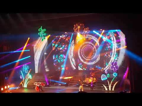 Carol of the Bells (4K) - Lindsey Stirling (Altria Theater) (12/19/18)