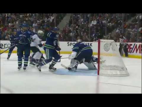 Alexander Edler BIG HIT on Drew Doughty (April 15th, 2010)