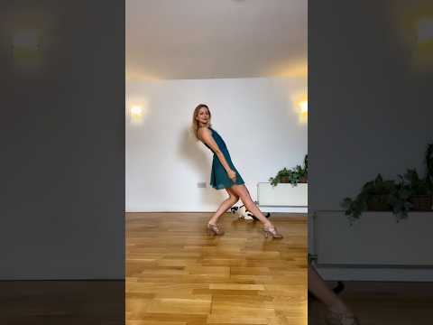 This heat got me dancing deliriously 💎😅 #alisoneager #dancer #dance #fosse #fossedance #bobfosse