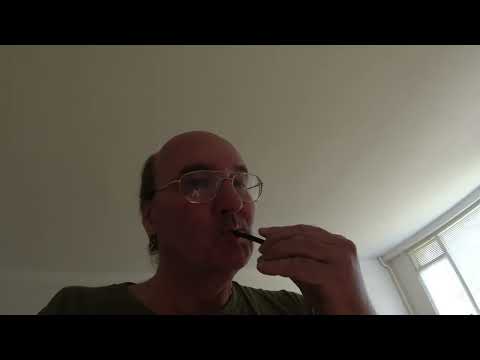 MongoTV_9159 - SPISER POSE SALT LAKRIDSSTÆNGER LØRDAG AFTEN