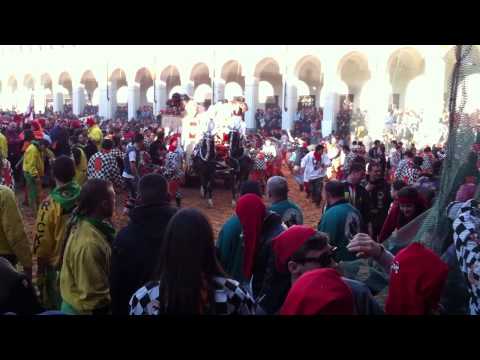 Ivrea - 6 marzo 11 , orange battle