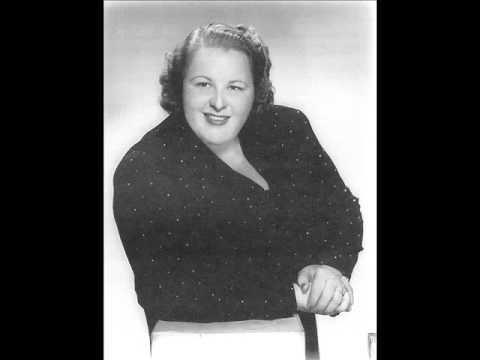 Kate Smith: Can't You Read Between the Lines?  (with lyrics)