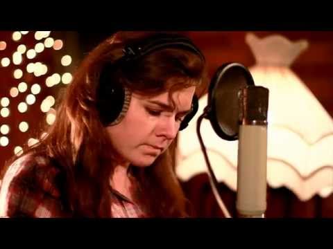 In Session: Tiny Ruins - Holes in My Pockets