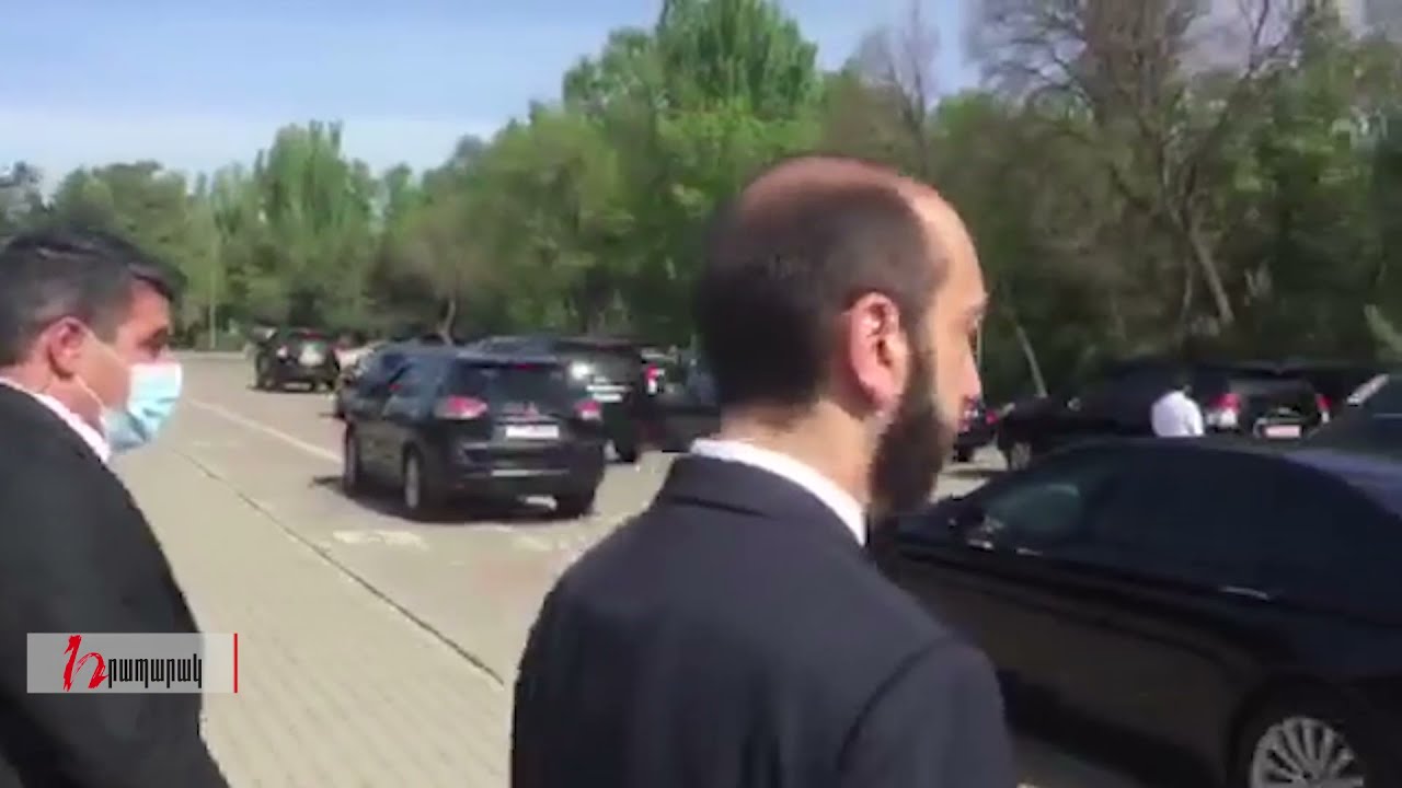 Արարատ Միրզոյանը չպատասխանեց լրագրողների հարցերին