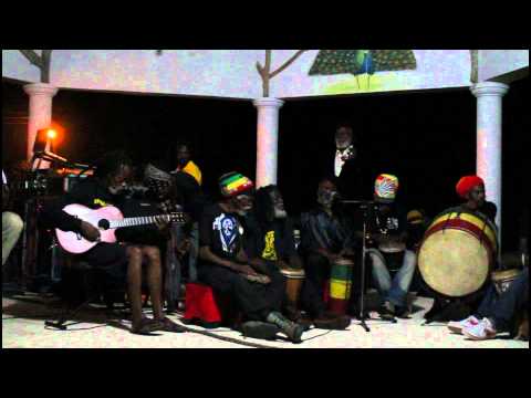 EARL CHINNA SMITH AND INNA DE YARD AT ONENESS REGGAE FEST 2014