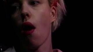 Bikini Kill -  Jigsaw Youth (live 1992)