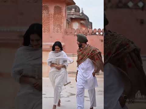 Fenil umrigar  styles up the perfect  fit, crafted in a shade of white with eye-catching detailing❤️