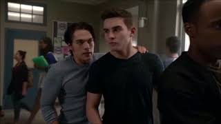 Nolan pi�ge Corey et Liam