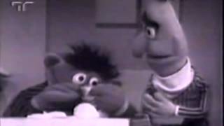 Sesame Street - Ernie and the Onion (Portuguese)
