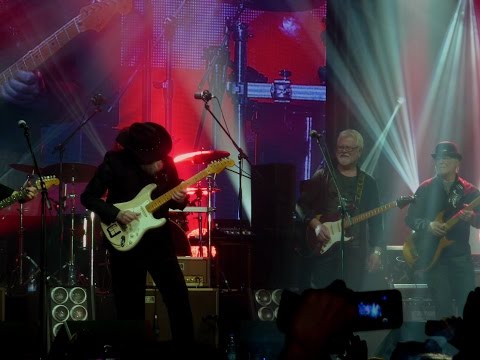 YU Grupa feat. Radomir Mihajlović Točak - Zaboravi [live 2015]