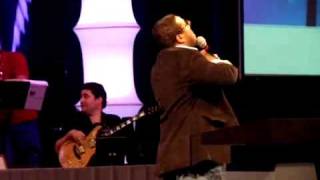 BEN-HUR BERROA CANTADO CON LA  EBS BAND EN UNA  :Noche de Alabanzas