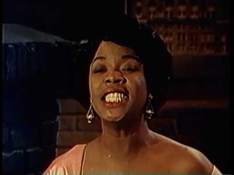 Sarah VAUGHAN " The Nearness Of You " !!!