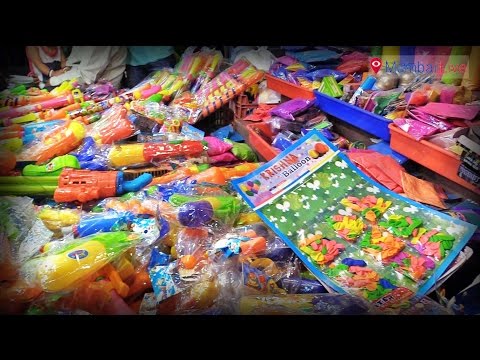 होळीसाठी ‘रंगली’ बाजारपेठ 