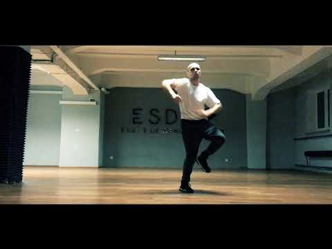 Mr. Eazi feat. Eyfa - Skin tight | by Simba