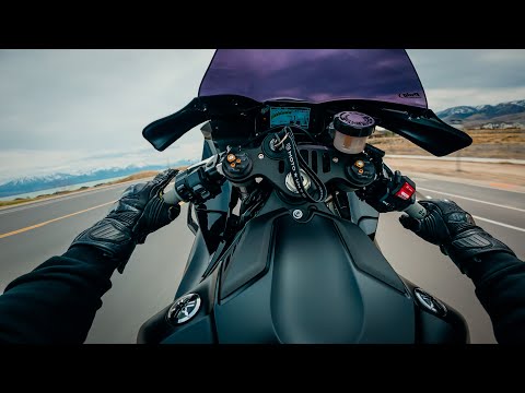 Yamaha R1 x Brutal Morning Ride