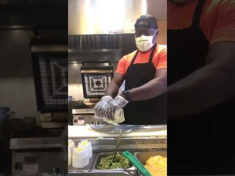 Ensinando você a enrolar um burrito corretamente #shorts #reels #moes #speedrun