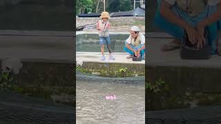 Download lagu LEIKA MANCING IKAN LELE DAPET BANYAK BANGET #leika #shorts mp3
