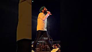 Download lagu Tukur Tukur 🔥🥰 Arijit Singh Live Singing in Concert | Shahrukh Khan | Lyrics M1 #arijitsingh #status mp3