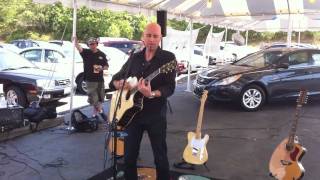 Matt Scannell of Vertical Horizon - Save Me From Myself (acoustic) @ West Islip, NY