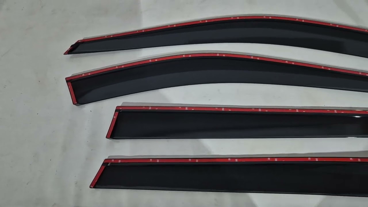 Ветровики с хромированным молдингом (4 шт, HIC) Video 1