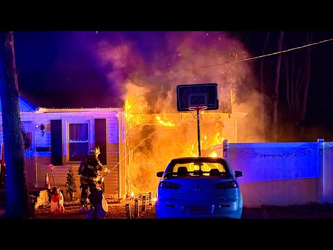 *Pre Arrival* 2nd Alarm Working House Fire In Brick New Jersey Heavy Fire 1-1-26