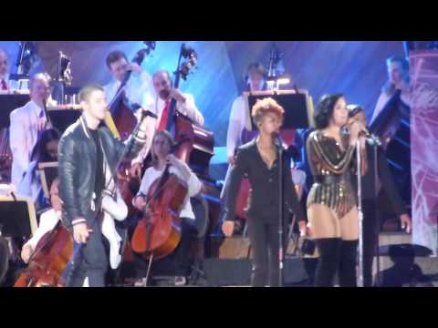 Nick Jonas & Demi Lovato, Close - Boston Pops Fireworks Spectacular 2016