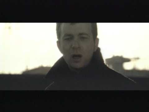 Luc De Larochellière - Je t'écris de sur la lune (Vidéoclip officiel)