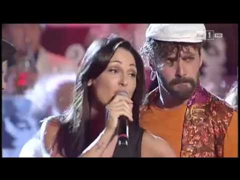 Anna Tatangelo - 'A rumba d' 'e scugnizze @ Napoli prima e dopo