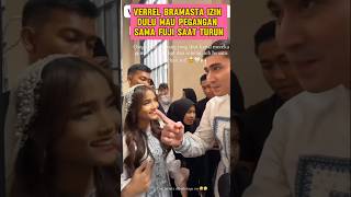Download lagu Verrel Bramasta Izin dulu mau pegangan tangan sama Fuji saat Fashion Show #fuji #verrelbramasta mp3