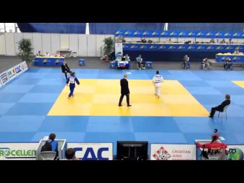 italiajudo_POREC 2012 EC U20 - 52kg  Karolina Pienkowska (ROU) vs Odette Giuffrida (ITA)