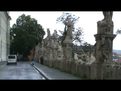Kutna Hora vue de l'école Jésuite et de la cathédrale.mpg