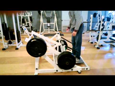 140 kg plate loaded machine deadlift vs green band