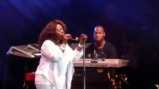 &#39;The Amazing&#39; Angie Stone - &quot;Everyday&quot; (LIVE)