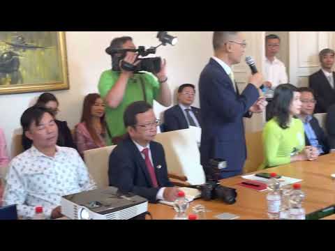 ĐẠI SỨ VŨ QUANG MINH GIAO LƯU CÙNG CỘNG ĐỒNG