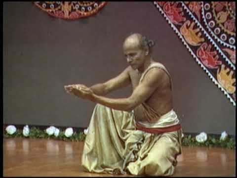 Ahe Nila Saila by Guru Kelucharan Mohapatra, Odissi Padma Vibhshan 1986 NYC