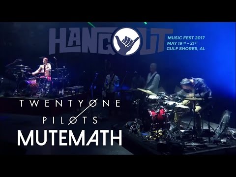 twenty one pilots & MuteMath: Hangout Festival 2017 (Live) - Tear In My Heart & Lane Boy
