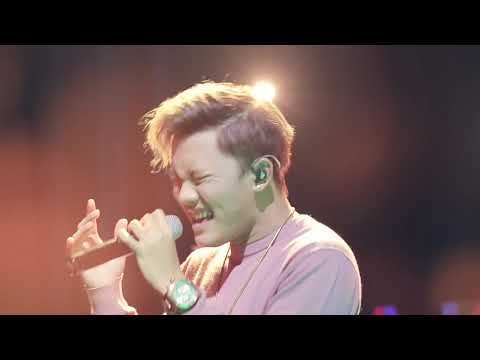 Rizky Febian - Menari - Special Performance at Breakout Showcase