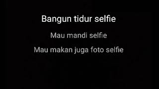 Download lagu Viola Arsa - Selfie Karaoke mp3 Download lagu Viola Arsa - Selfie Karaoke mp3