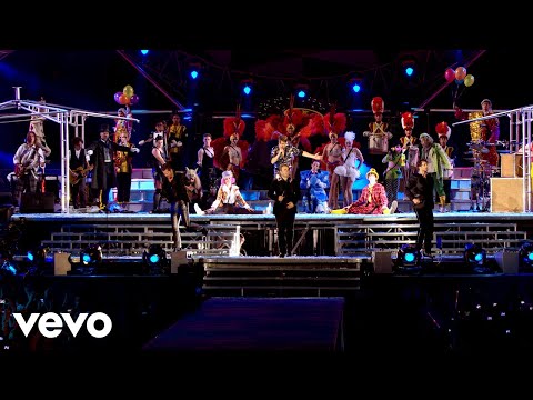 Take That - Hold Up A Light (Live From The Circus Tour / 2009)