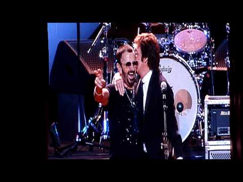 Paul McCartney joins Ringo Starr at Radio City Music Hall to sing "Birthday", NYC 7/7/2010