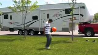 can u juggle?-Heshamlovesoccer