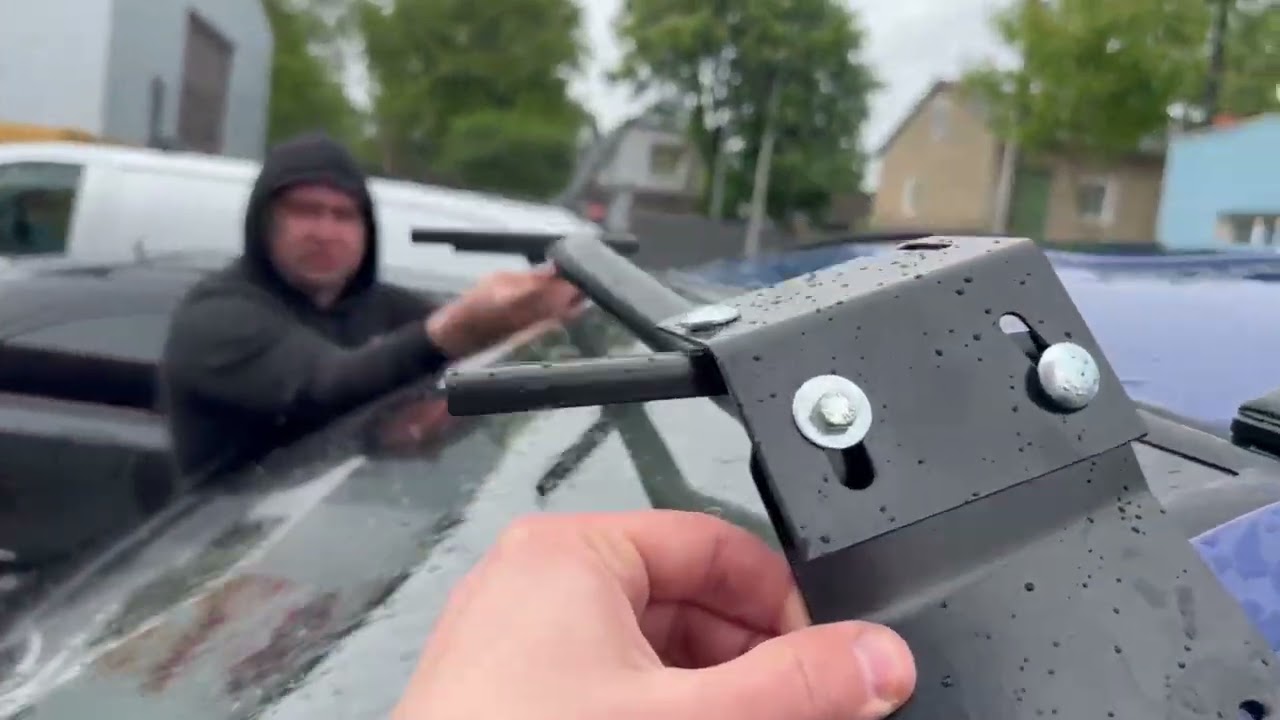 Козырек на лобовое стекло (черный глянец, 5мм) Video 1