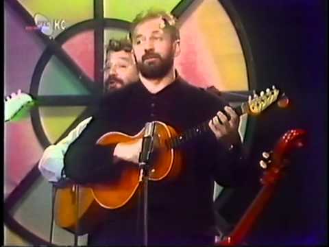 Ansambl Lole i Linc - Jesenje lisce-Promenada RTNS-4.maj1996..avi