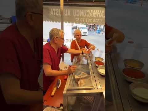 Adanalı Lahmacuncu Ali Ustanın Kamuoyunda Tartışamaya Neden Olan Videosu.