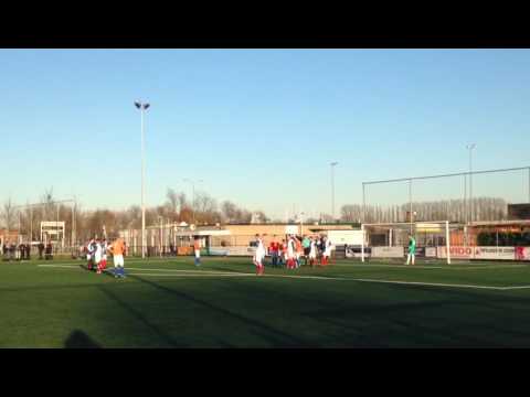 Elistha mist 2 penalty's in een minuut