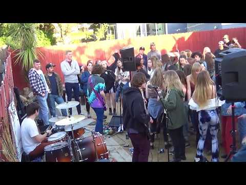 Sitting On Stacy - "Three Little Birds" Cover House Show 2019