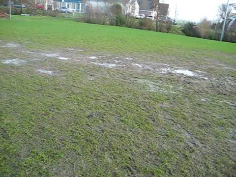 Trainingsveld v.v. Oudega na dikke buien (5 december 2009)